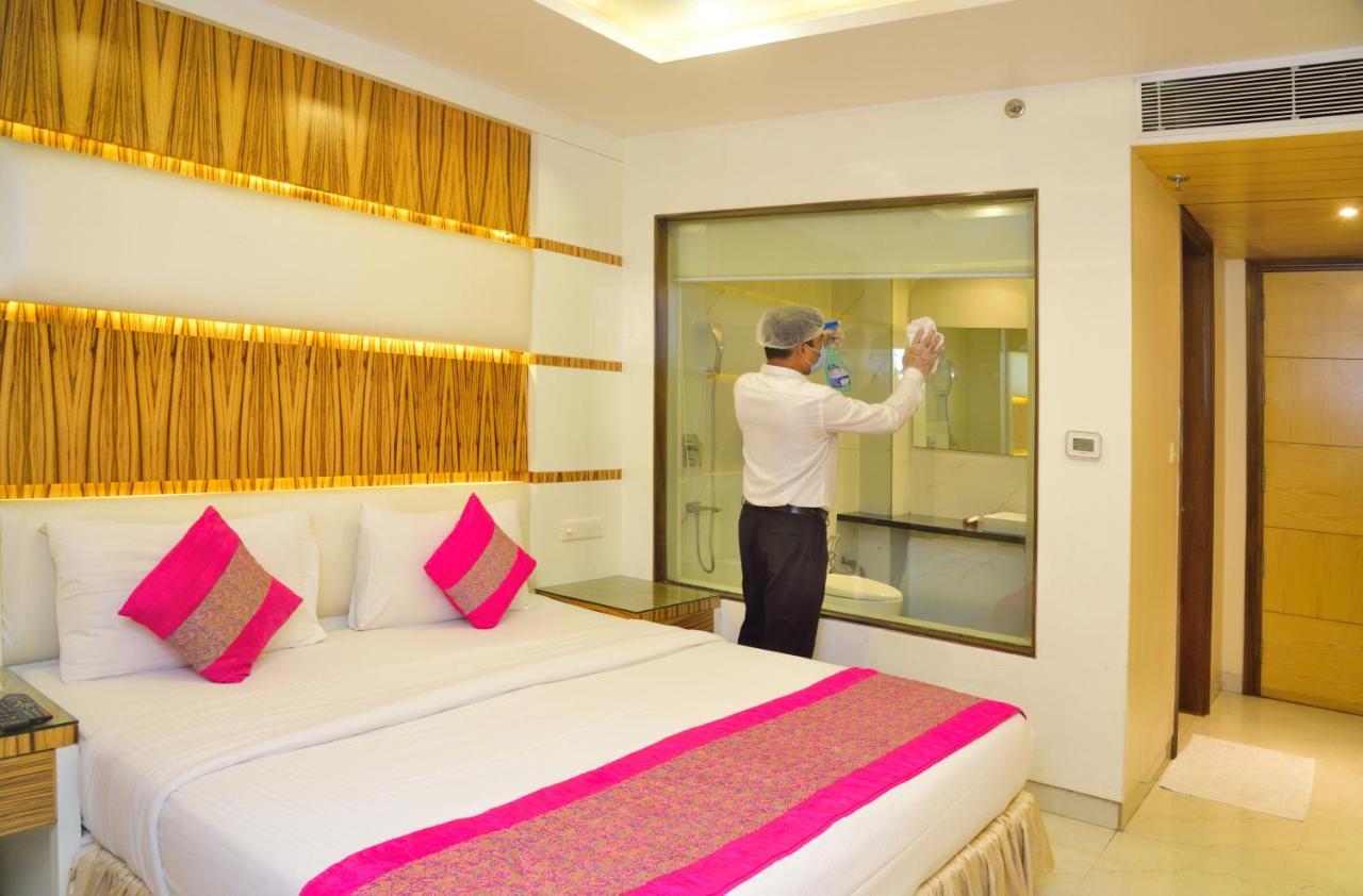Hotel Aman Continental - 2Mins From Railway Station And 5 Mins From Metro Neu-Delhi Exterior foto