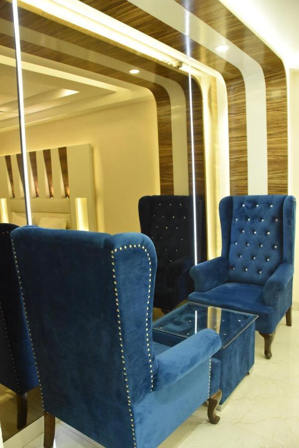 Hotel Aman Continental - 2Mins From Railway Station And 5 Mins From Metro Neu-Delhi Exterior foto