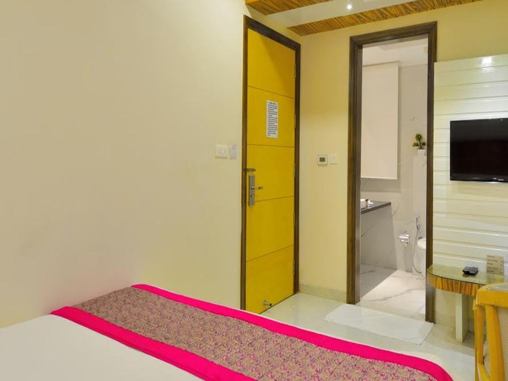 Hotel Aman Continental - 2Mins From Railway Station And 5 Mins From Metro Neu-Delhi Exterior foto