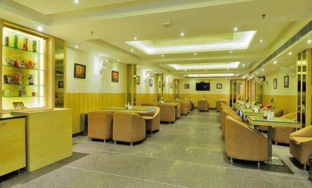 Hotel Aman Continental - 2Mins From Railway Station And 5 Mins From Metro Neu-Delhi Exterior foto