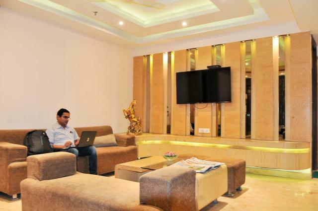 Hotel Aman Continental - 2Mins From Railway Station And 5 Mins From Metro Neu-Delhi Exterior foto